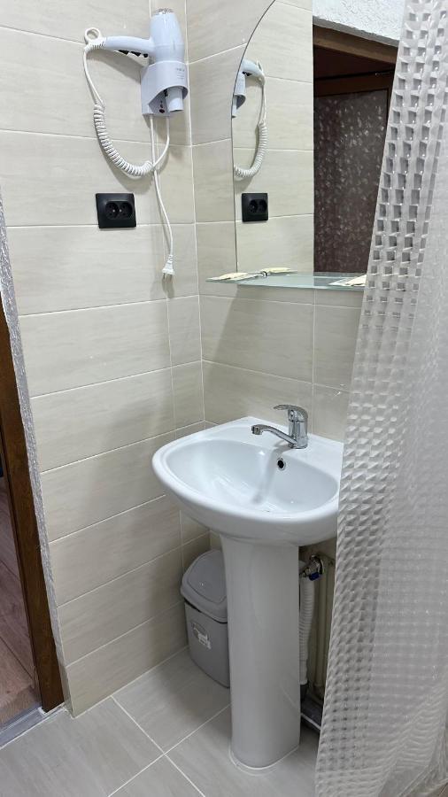 Лилия Hotel Гудаута Екстериор снимка