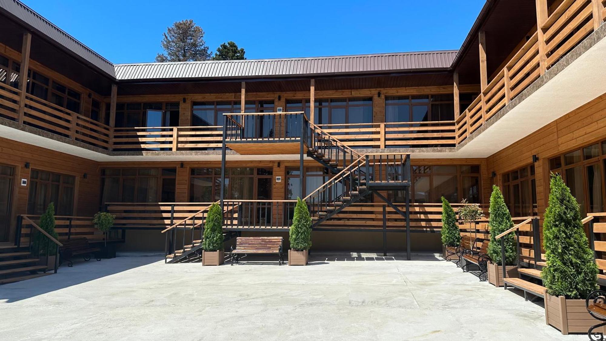 Лилия Hotel Гудаута Екстериор снимка